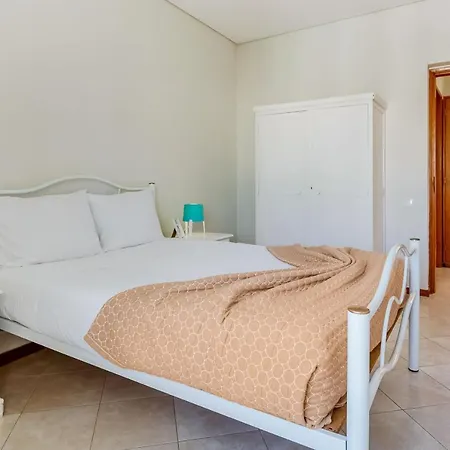 View 2 Bdr W/balcony By Lovelystay * Armação de Pêra